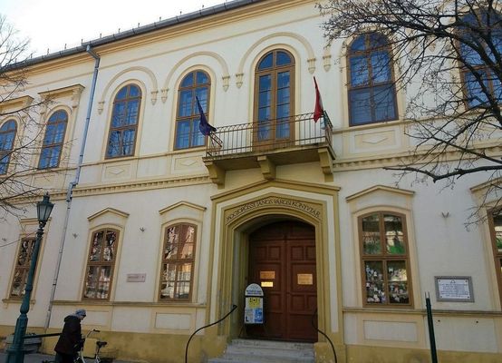 Holnap, könyvbemutató és kiállítás lesz a Mogyoróssy János Városi Könyvtárban. Kép: Szőke Margit – Vitalap.hu Holnap, könyvbemutató és kiállítás lesz a Mogyoróssy János Városi Könyvtárban. Kép: Szőke Margit – Vitalap.hu