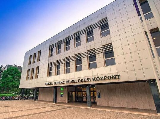 A gyulai Erkel Ferenc Művelődési Központban, holnap nyílik Barabás Ferenc computer design kiállítása. Kép forrása: Erkel Ferenc Művelődési Központ Facebook-oldala A gyulai Erkel Ferenc Művelődési Központban, holnap nyílik Barabás Ferenc computer design kiállítása. Kép forrása: Erkel Ferenc Művelődési Központ Facebook-oldala