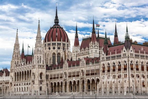 Az Országház épülete, Budapesten. Steindl Imre neogótikus, eklektikus építészeti alkotása 1904-ben nyílt meg. Kép: Alamy Az Országház épülete, Budapesten. Steindl Imre neogótikus, eklektikus építészeti alkotása 1904-ben nyílt meg. Kép: Alamy