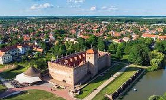 A 2026-os Tour de Hongrie rajtja május 13-án, 13.20 órakor lesz, a Gyulai Várnál. Kép: Gyulai Vár / Facebook A 2026-os Tour de Hongrie rajtja május 13-án, 13.20 órakor lesz, a Gyulai Várnál. Kép: Gyulai Vár / Facebook