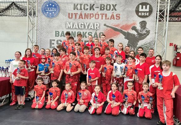 A Békéscsabai JALTE-Debreczeni team csapata. Kép forrása: Szerző A Békéscsabai JALTE-Debreczeni team csapata. Kép forrása: Szerző