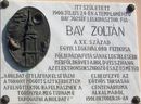 Bay Zoltán emléktáblája Gyulaváriban, a szülőházán. Kép forrása: Köztérkép Bay Zoltán emléktáblája Gyulaváriban, a szülőházán. Kép forrása: Köztérkép