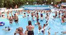 A Gyulai Várfürdő hullámmedencéjénél, augusztus 8-án, 13.30 órára várják, a résztvevőket, vízipisztollyal. Kép a medencéről. Kép forrása: varfurdo.hu A Gyulai Várfürdő hullámmedencéjénél, augusztus 8-án, 13.30 órára várják, a résztvevőket, vízipisztollyal. Kép a medencéről. Kép forrása: varfurdo.hu