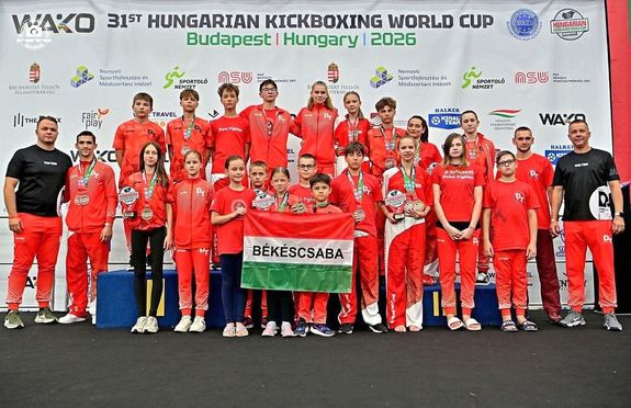A korábbi évekhez hasonlóan, legnagyobb létszámban, a Békéscsabai JALTE - Debreczeni team csapata indult a világkupán A korábbi évekhez hasonlóan, legnagyobb létszámban, a Békéscsabai JALTE - Debreczeni team csapata indult a világkupán