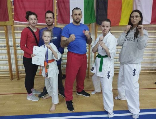 Bks vrmegyei, Bucsa SE kyokushin karate szakosztlybl Barna Nomi bronzrmet szerzett a gyermek 35 kg-os slycsoportban. Kp forrsa: Szerz