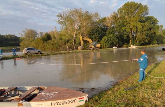 Vzhozam-mrs a Lajta szksgtrozjnak megnyitsi helynl. Kp forrsa: KVIZIG   