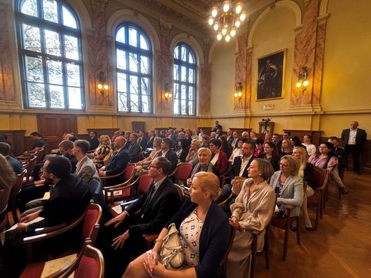 Nizsalovszky Endre jogtuds, egyetemi tanr szletsnek 130. vfordulja alkalmbl rendeztek tudomnyos konferencit a Gyulai Trvnyszk dsztermben, szeptember 25-n. Kp forrsa: Gyulai Trvnyszk