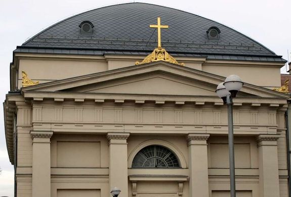  Az kumenikus imaht orszgos megnyitjt vasrnap, este, Budapesten, a Dek tri evanglikus templomban tartottk. A kpen a templom homlokzatnak rszlete. Kp forrsa: Wikipdia