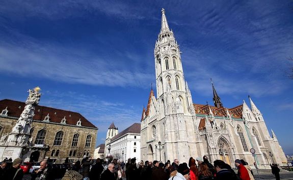 A Budavri Nagyboldogasszony Templom, vagy Mtys Templom, vagy Budavri Koronz Templom Budapest I. kerletben, a Szenthromsg tren ll, nagy trtnelmi mlt, memlk plet. Forrs: Wikipdia. Kp: Thaler Tams. Kp forrsa: Wikipdia   